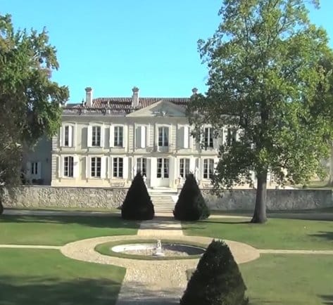 Fly over the Château